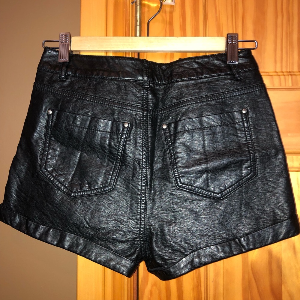 LEATHER SHORTS - Picture 2 of 3